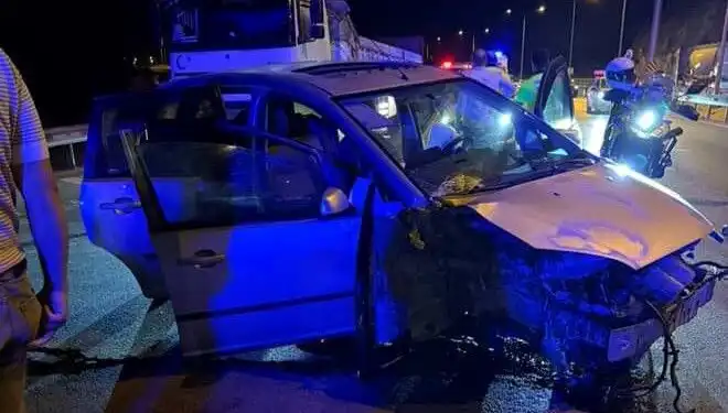 Otomobil Bariyere Çarptı: Korkunç Kaza Sonrası Bir Ölü, Üç Yaralı