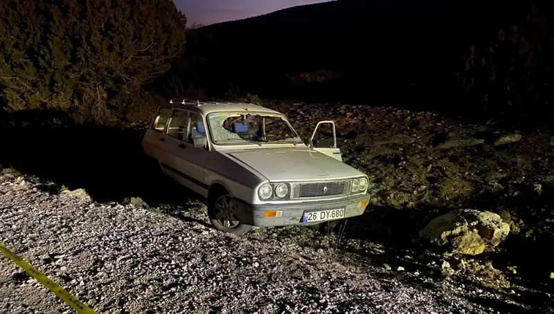 Afyonkarahisar’da Devrilen Araçta Korkunç Kaza: Sürücü Hayatını Kaybetti