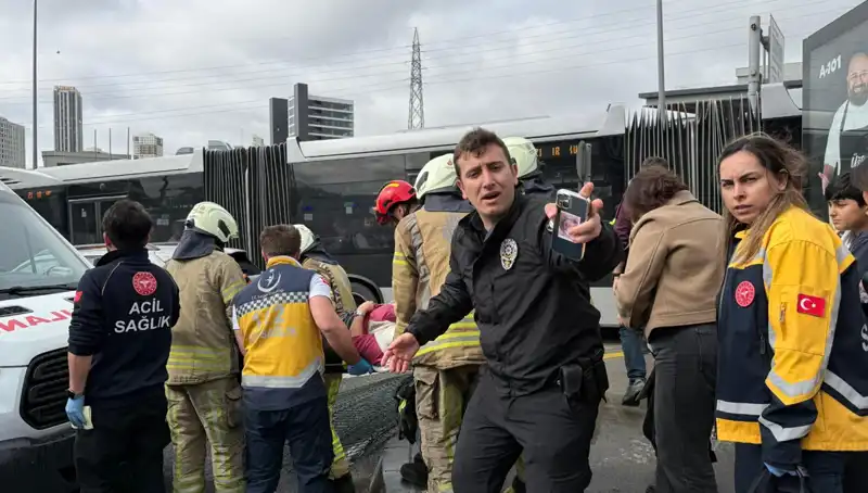 Metrobüste Gerçekleşen Kazada Can Kaybı ve Yaralılar: Seferler Durdu!