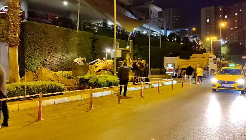 Küçükçekmece'de Doğal Gaz Borusu Paniği: Sakin Bir Mahallede Tedirginlik Başladı