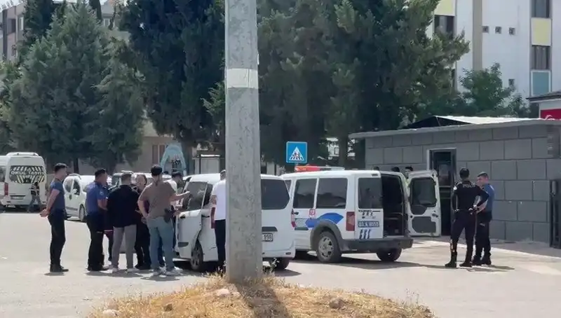 Adliye Önünde Patlak Veren Kavga: 5 Yaralı ve 7 Gözaltı!