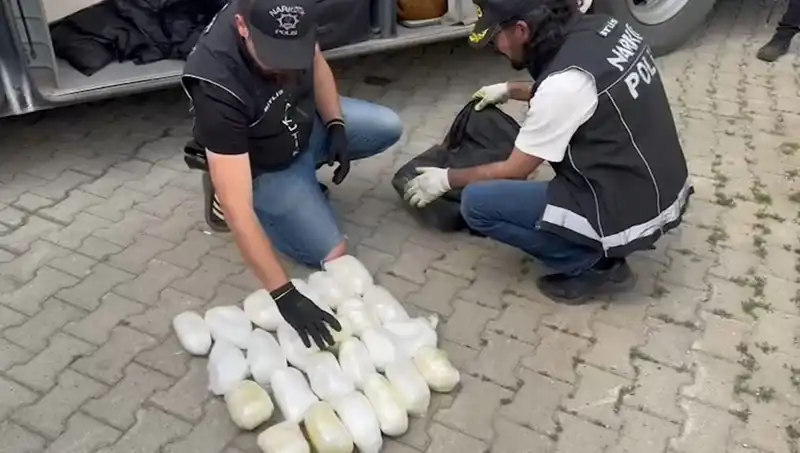 Yolcunun Valizinden Çıkan 13 Kilo Metamfetamin: Uyuşturucu Ticareti Şok Yarattı