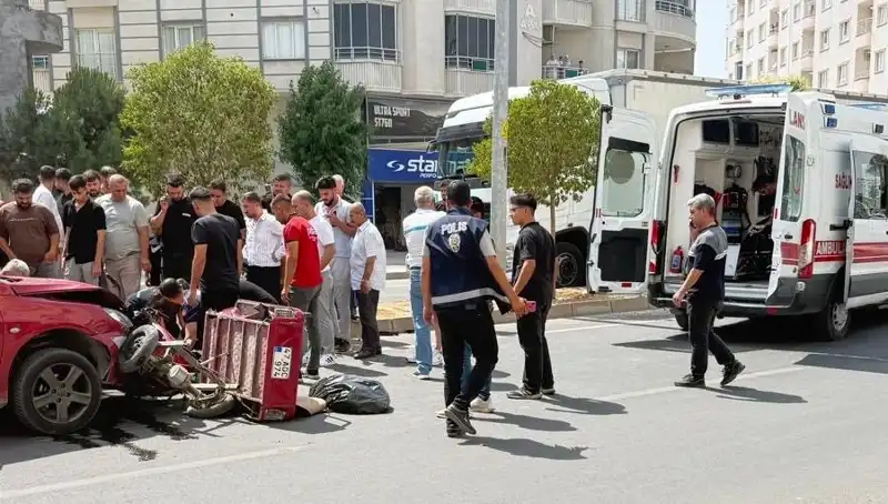Mardin'de Feci Trafik Kazası: İki Kişi Yaralandı, Olay Yeri Kargaşa İçinde