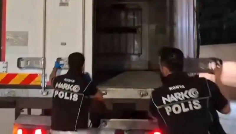 Konya'da Uyuşturucu Operasyonu: Dört Şüpheli Yakalandı, Hedefler Tespit Edildi