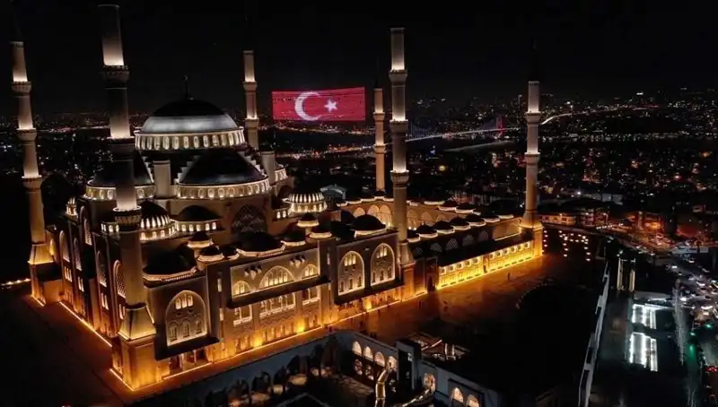 Kuraklık, Afetler ve Şehitler İçin Bu Akşam Yükselen Dualar