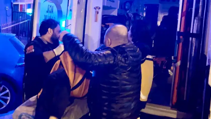 Tartışma Büyüdü: Genç Adam Babasını Silahla Vurdu!