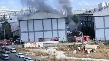 Başakşehir Sanayi Sitesinde Korkutan Yangın: Olayın Ayrıntıları Ortaya Çıktı!