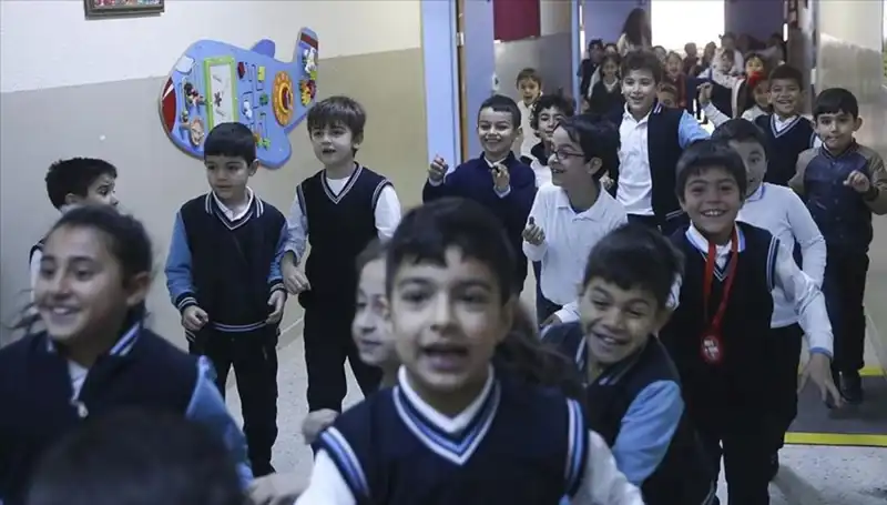 2025 Eğitim Yılı: Okulların Açılış Tarihleri ve Tatil Takvimi
