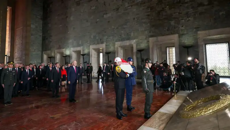 Devlet Erkanı, Anıtkabir'de Şehitleri Anmak İçin Bir Araya Geldi