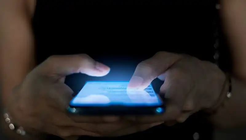 Narsisizm ve Telefon Alışkanlığı: Psikologların Dikkat Çeken Gözlemi