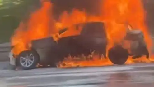 15 Temmuz Şehitler Köprüsü'nde Korkutan Araç Yangını: Trafik Durma Noktasına Geldi