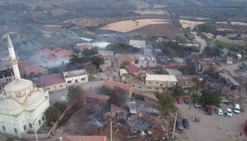 Çanakkale'de Orman Yangını: Hava Görüntüleriyle Korkutan Manzaralar