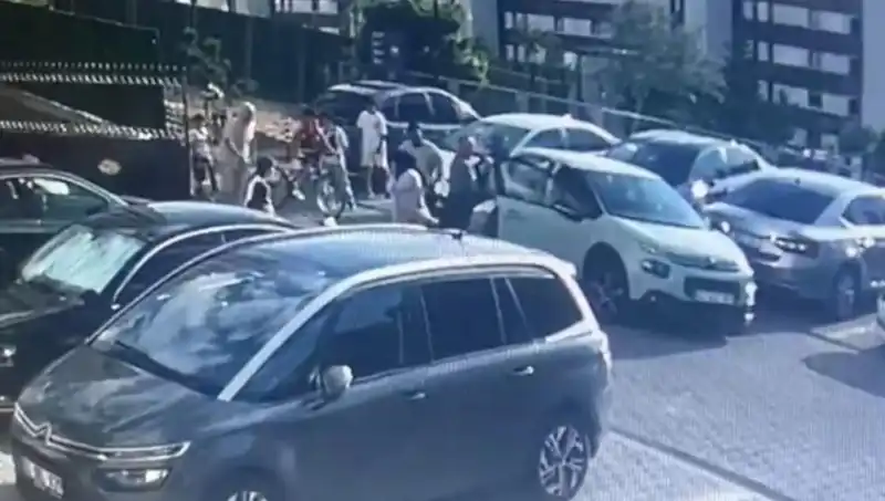 Eşi ve Yakınlarını Arabayla Ezerek Kaçan Kişi Yakalandı: Olayın Perde Arkası Nedir?