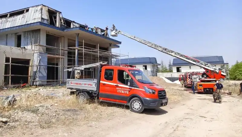 Gölbaşı’ndaki Villalar Korkunç Yangınla Karşı Karşıya Kaldı