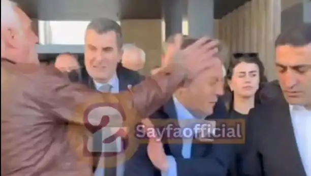 Özgür Özel, AKM Çıkışında Fiziksel Saldırıya Uğradı: Siyasi Gerilim Tırmanıyor