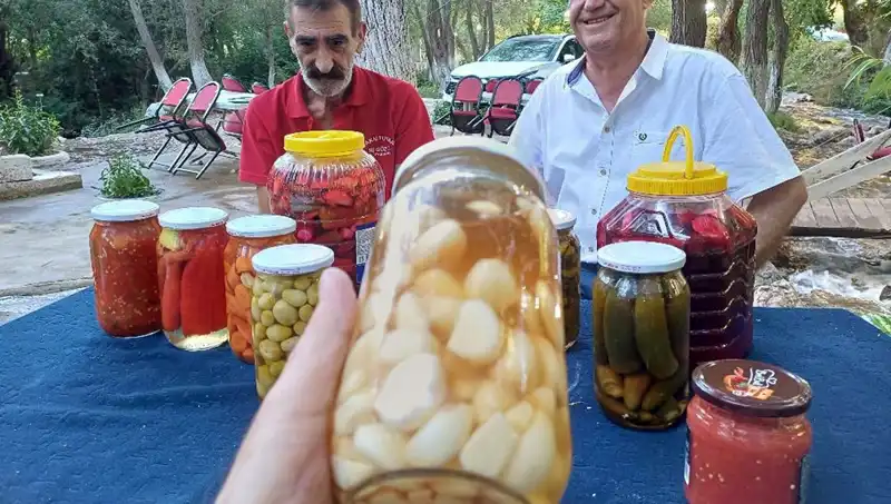 Araban Sarımsağı ile Şifa Kaynağı: Doğal Turşu Lezzetinin Sırları