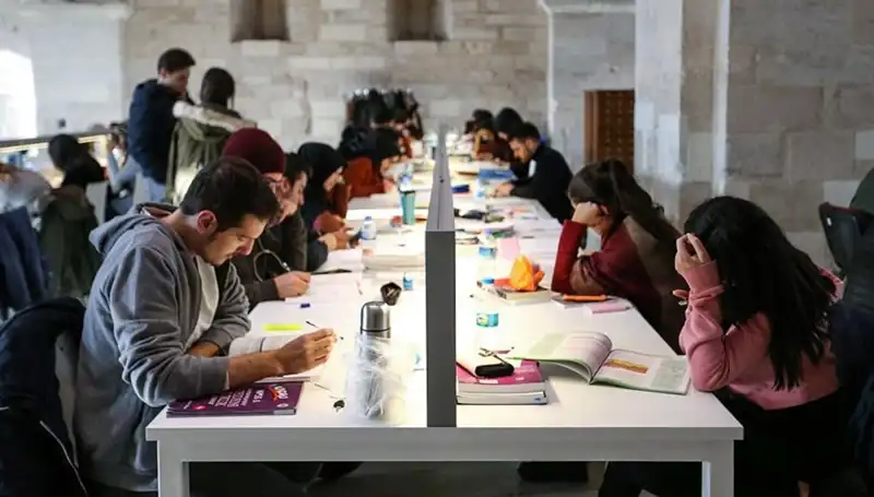 Üniversitelerin 2024-2025 Eğitim Yılı Başlangıç Tarihleri Açıklandı