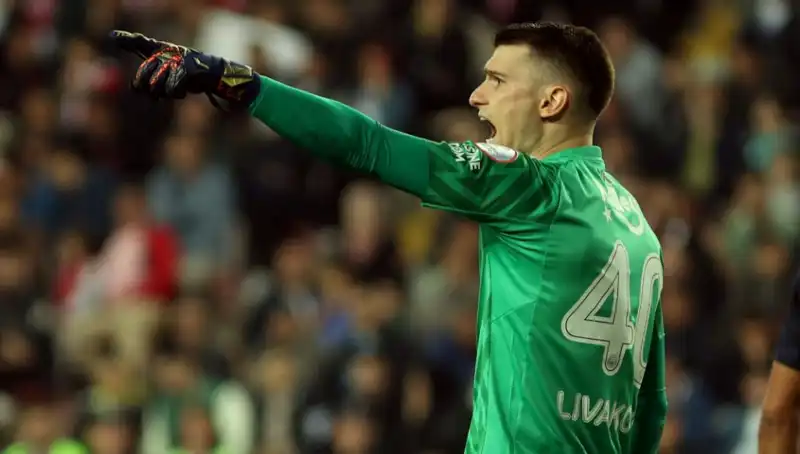 Fenerbahçe'nin Kalecisi Livakovic'in Başındaki Dertler Büyüyor