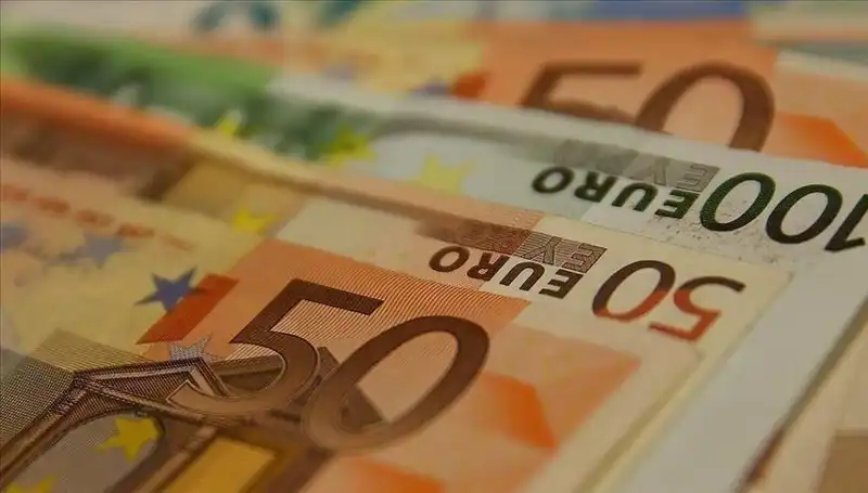 Euro’nun Zirveden Gerilemesi: Piyasalarda Endişe Yaratıyor