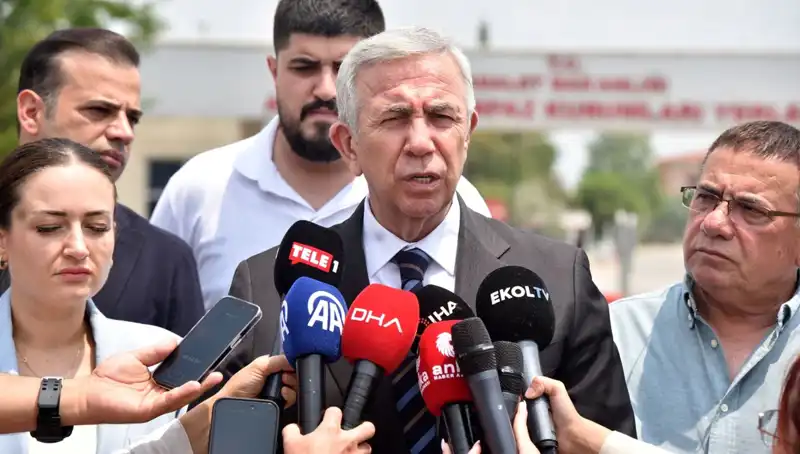 Mansur Yavaş, Muhittin Böcek’i Ziyaret Etti: Ankara ve Antalya İşbirliği Gelişiyor
