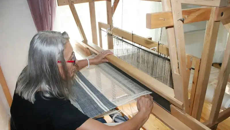 Eski Giysilerin İplerinden Hayata Dönüş: Yaratıcı Dönüşüm Örnekleri