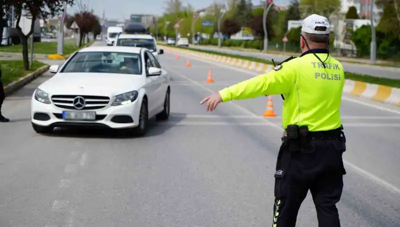 2025 Yılında Yeni Trafik Cezaları: Değişiklikler Ne Getiriyor?
