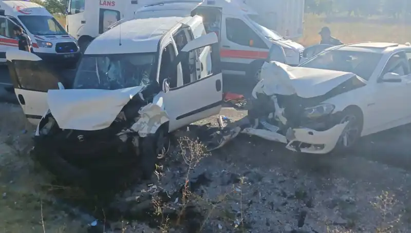 Nevşehir'de Feci Trafik Kazası: 14 Yaralı, Tüm Detaylar Burada!