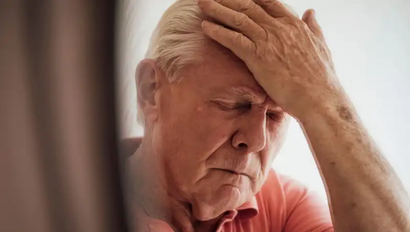 Yaşlılığa Bağlı Unutkanlık ile Alzheimer Arasındaki Kritik Farklar Neler?