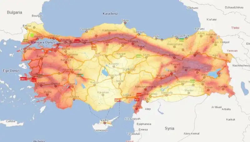 Evim Fay Hattının Üzerinde mi? 110 İlçe Deprem Riski Altında!