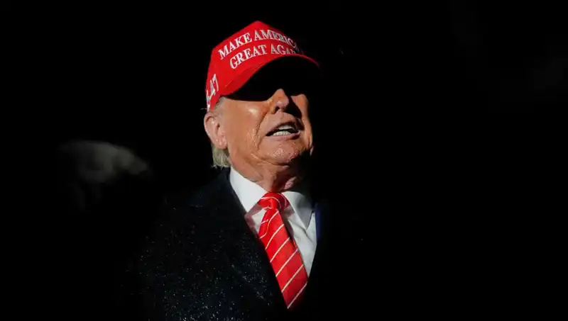 Yüksek Mahkeme'den Şok Karar: Trump Göçmenlerin Yasal Statülerini İptal Edebilir!
