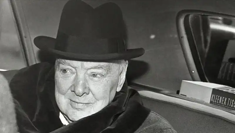 Churchill’in Tarihi Bekar Evi Satışta: 3,75 Milyon Sterlinle Yeni Sahibini Bekliyor