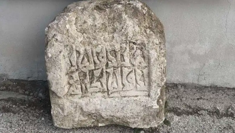 Adana'da Tarihi Eser Operasyonu: Değeri Milyonları Bulan Eski Eşyalar Ele Geçirildi