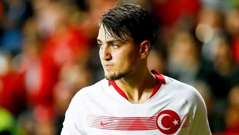 Beşiktaş, Milli Futbolcuyla Transfer Görüşmelerine Başladı: İlgili Yanıt Ne?