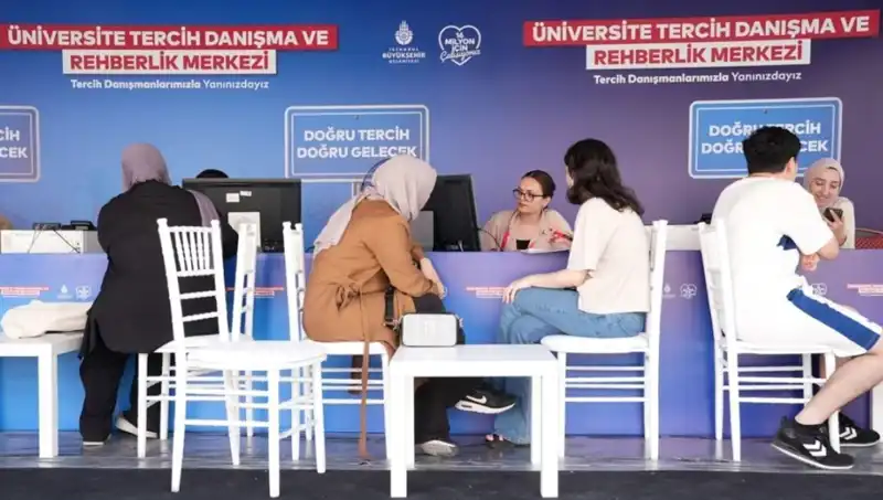 İstanbul'da 24 Yeni "İBB Tercih Danışma ve Rehberlik Merkezi" Kuruldu